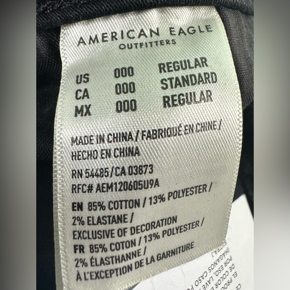 American Eagle Curvy Hi-Rise Next Level Stretch Distressed Black Jegging - Picture 11 of 16